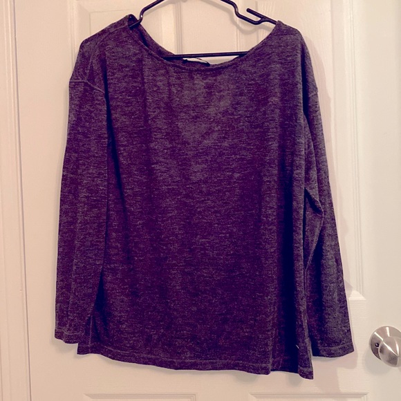 Soft Sweater with Crisscross Detail on the Back - Titika - Picture 2 of 2